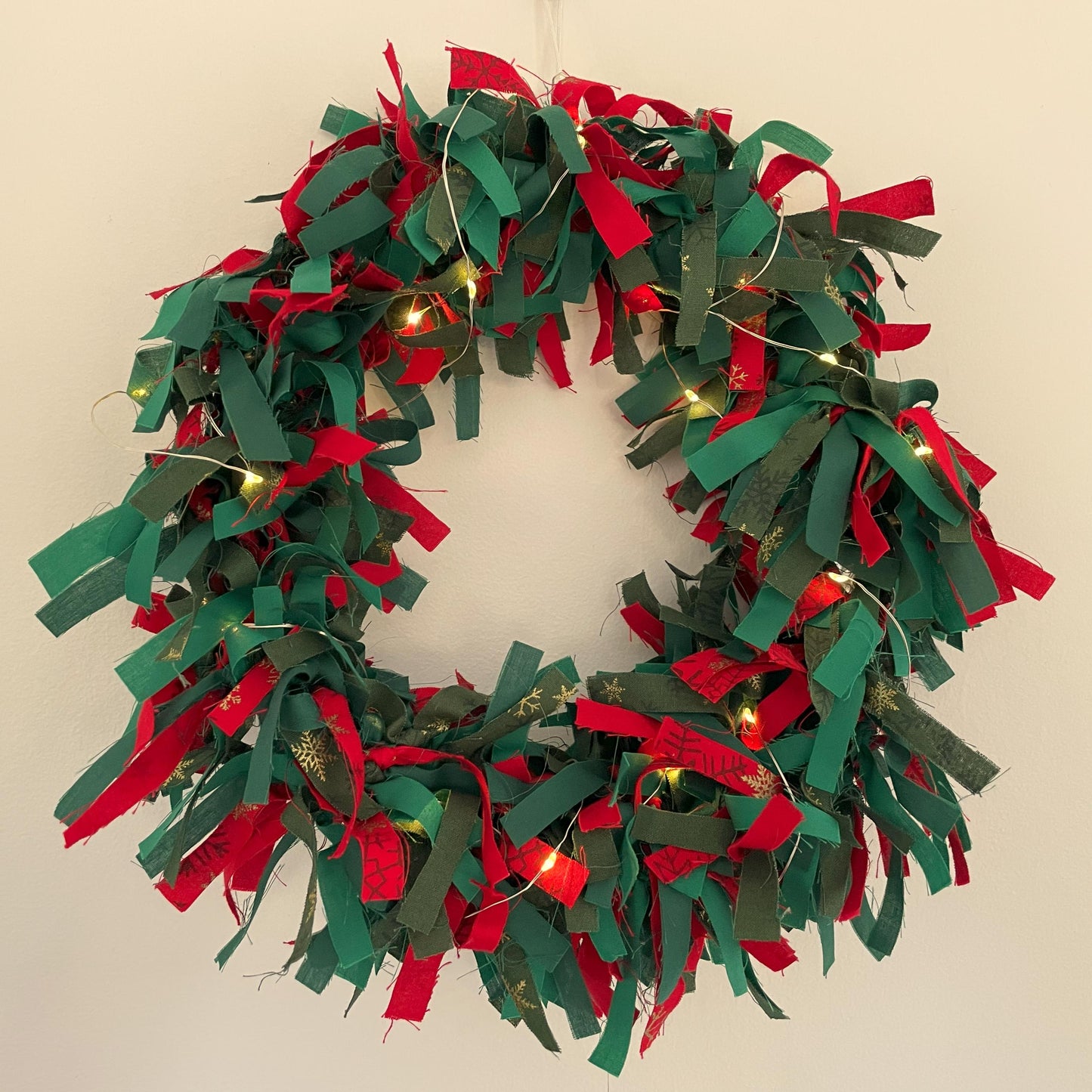 2m long garland on a ring to make a wreath, with seed lights